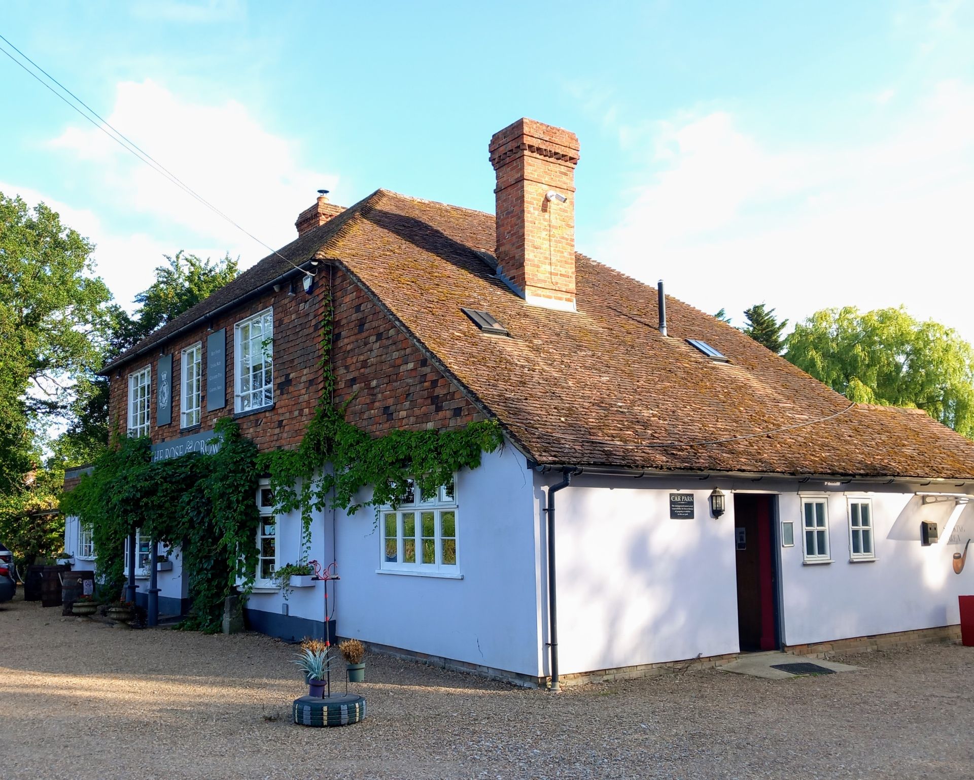 Rose & Crown at Mundy Bois